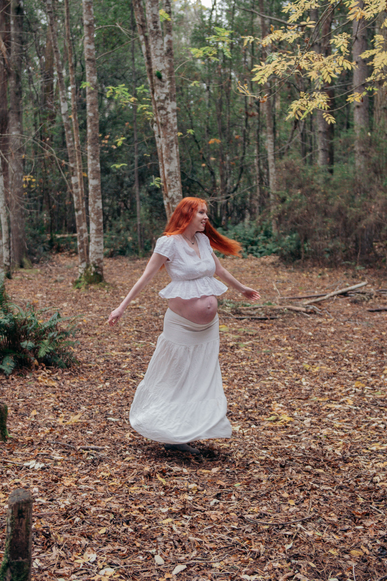 Glowing maternity portraits in northern Tasmania