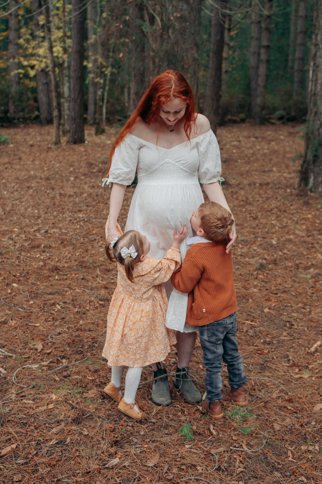 Golden-hour maternity photography, northern Tasmania