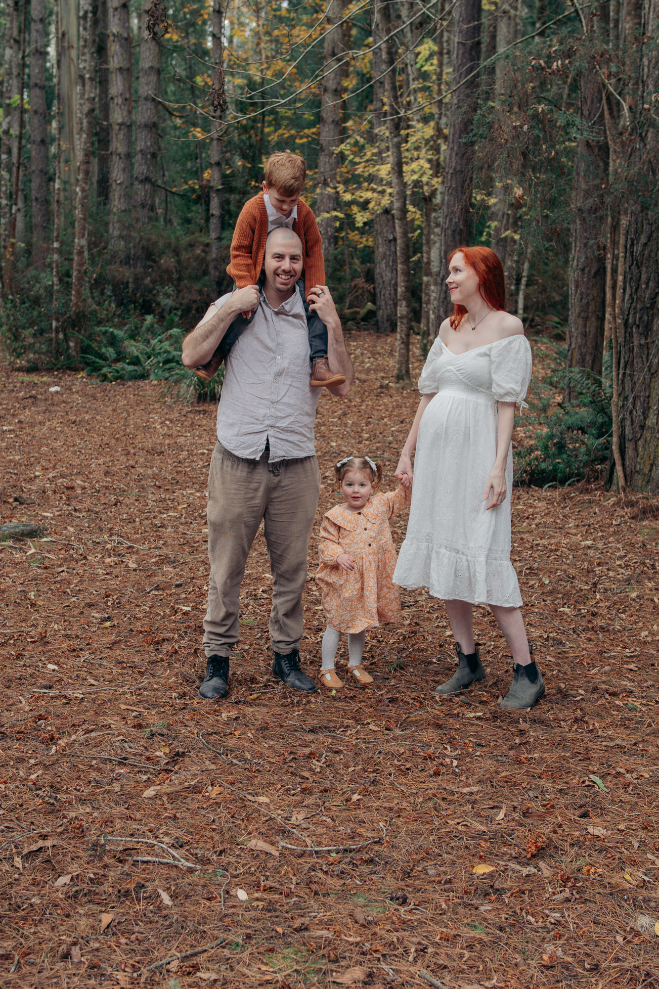 Golden-hour maternity photography, northern Tasmania