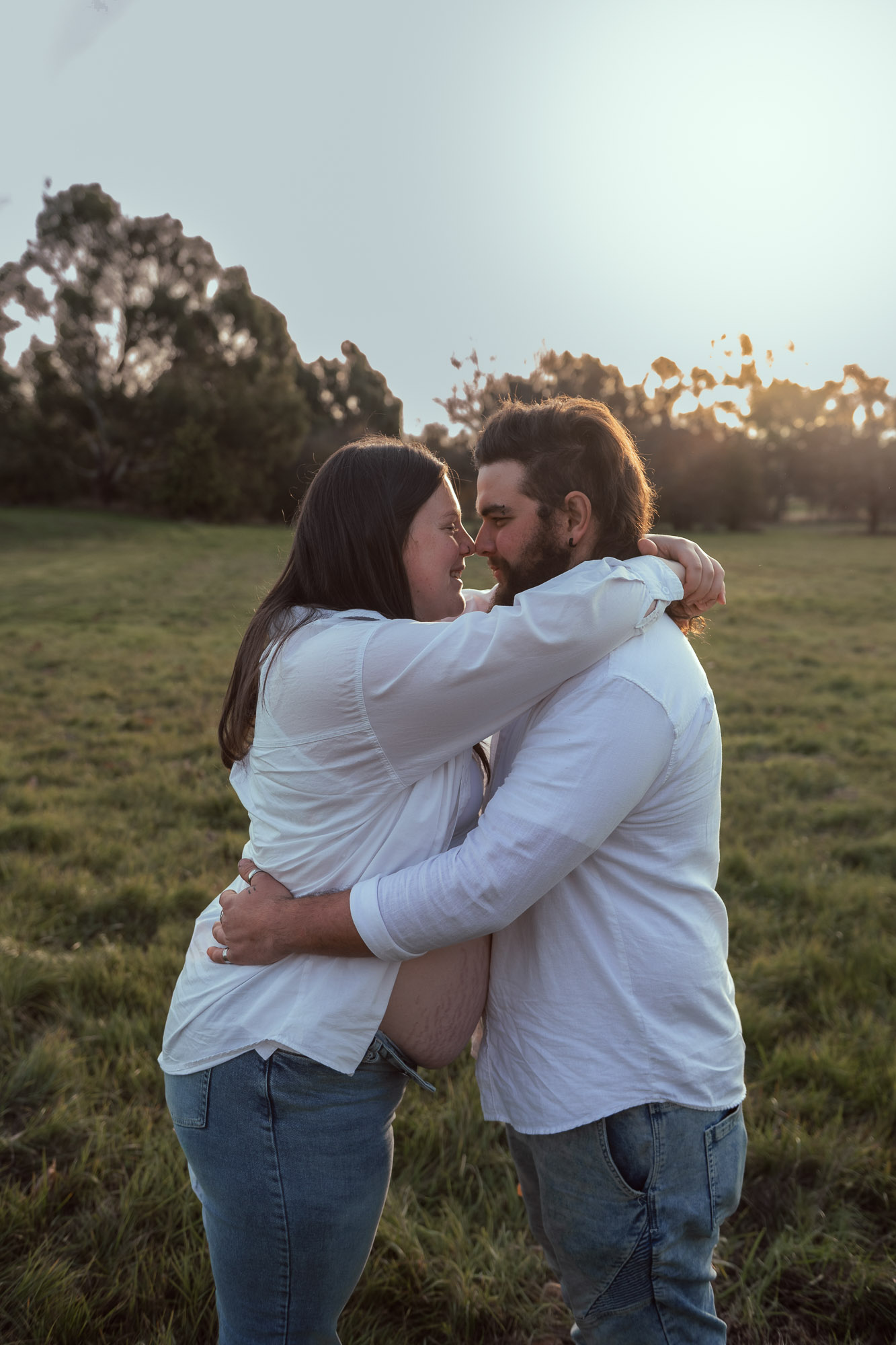 Golden-hour maternity photography, northern Tasmania