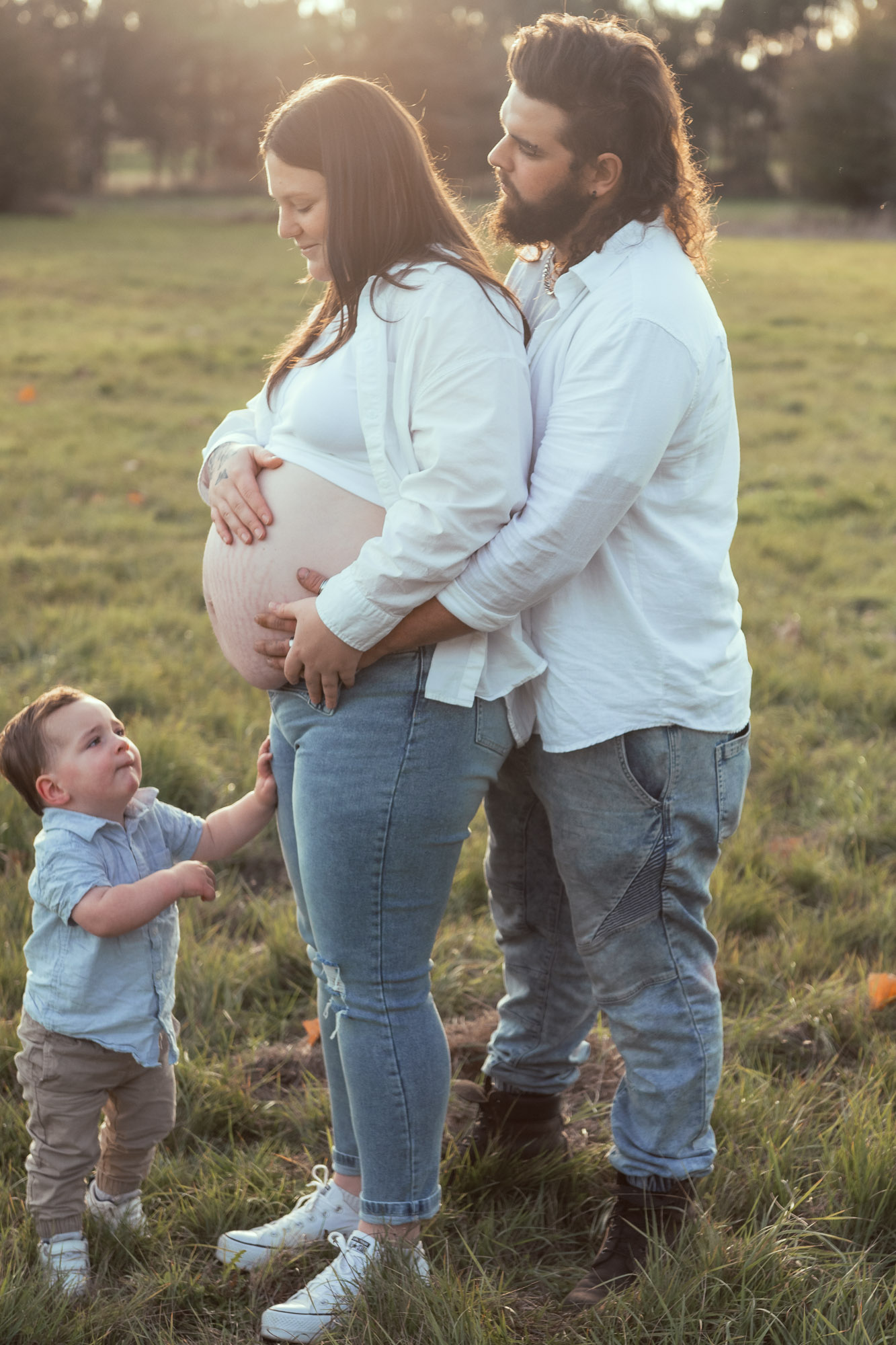 Glowing maternity portraits in northern Tasmania