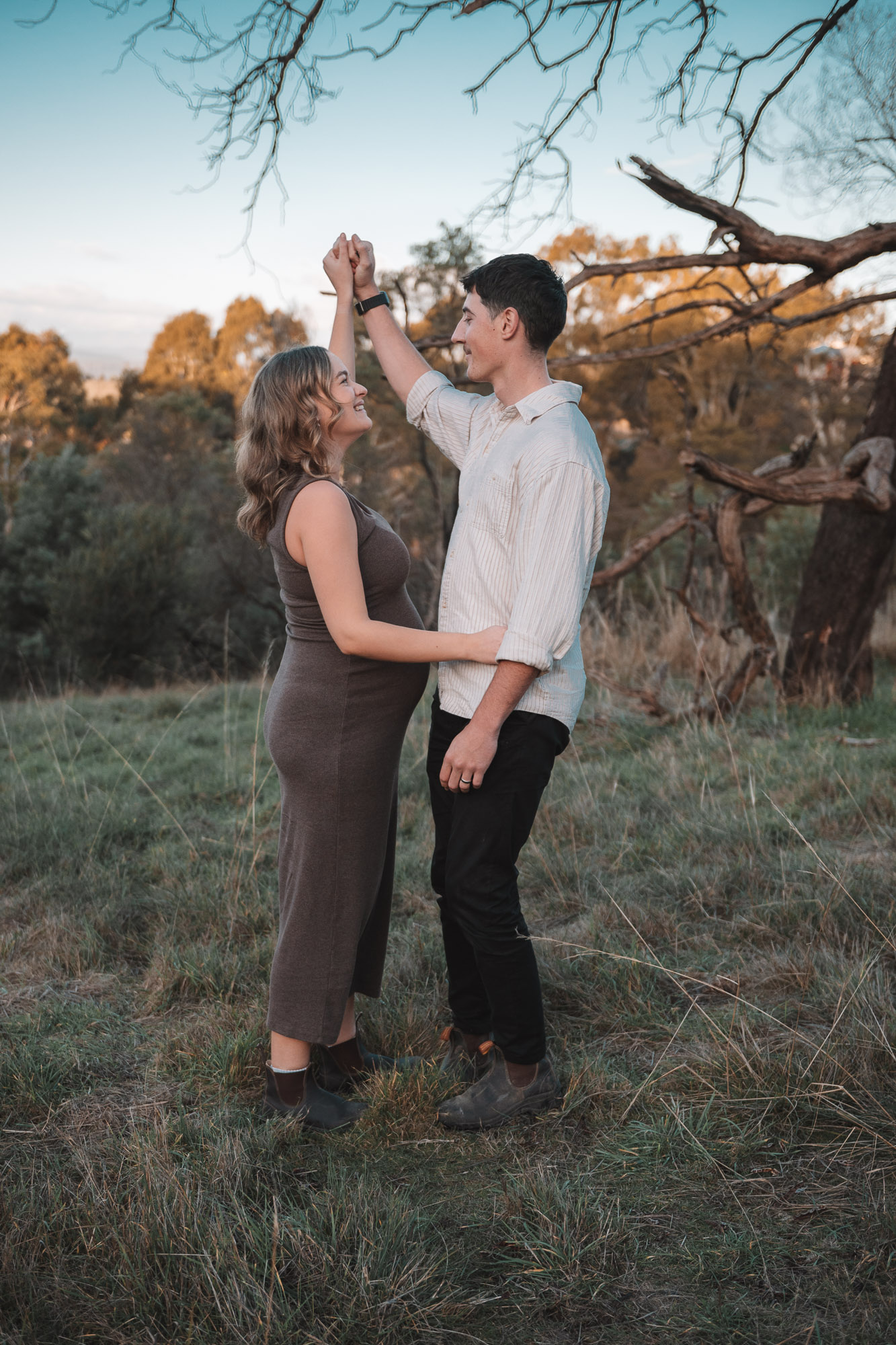 Golden-hour maternity photography, northern Tasmania